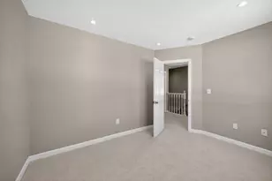 39 Neillian St, Bedford, MA 01730 - Photo 11