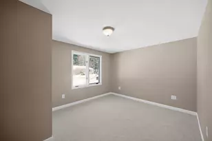 39 Neillian St, Bedford, MA 01730 - Photo 13