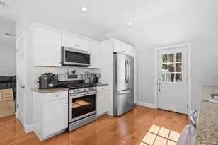 24 Holly St, Billerica, MA 01821 - Photo 7