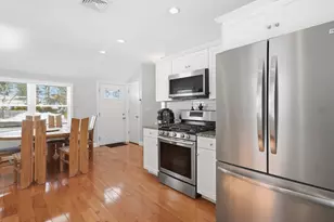 24 Holly St, Billerica, MA 01821 - Photo 9