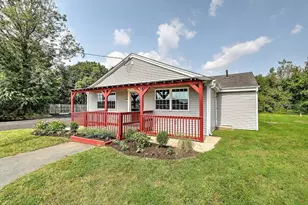 1635 Grand Army of the Republic Hwy, Swansea, MA 02777 - Photo 1