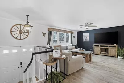 28 Old Jarvis Ave, Holyoke, MA 01040 - Photo 3