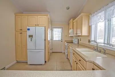 214 Alvord Pl #214, South Hadley, MA 01075 - Photo 5