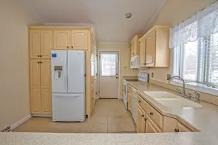 214 Alvord Pl, South Hadley, MA 01075 - Photo 5