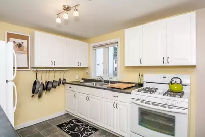 40 Roberts Dr #40, Bedford, MA 01730 - Photo 3