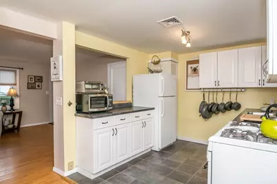 40 Roberts Dr #40, Bedford, MA 01730 - Photo 5