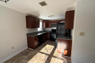 213 Victoria Heights Rd, Boston, MA 02136 - Photo 5