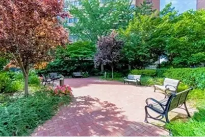 2 Hawthorne Place #14L, Boston, MA 02114 - Photo 15