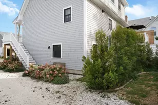 33 Lagoon Pond Rd, Tisbury, MA 02568 - Photo 3