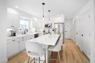 33 Lagoon Pond Rd, Tisbury, MA 02568 - Photo 17