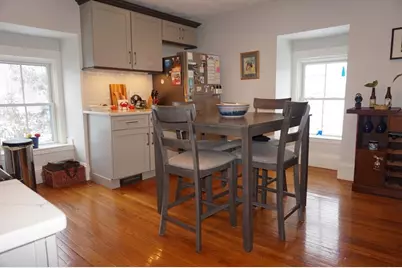 10 Chase St #3, Newton, MA 02459 - Photo 3