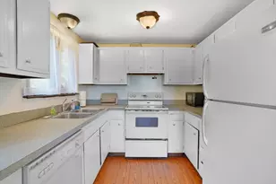 51 Lantern Ln, Tisbury, MA 02568 - Photo 7