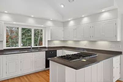 528 Menauhant Rd, Falmouth, MA 02536 - Photo 9