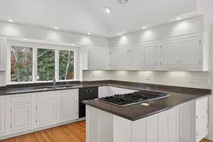 528 Menauhant Rd, Falmouth, MA 02536 - Photo 9