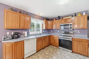 19 Annies Way, Springfield, MA 01119 - Photo 9