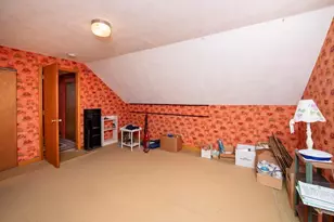 1077 Shelburne St, New Bedford, MA 02745 - Photo 11