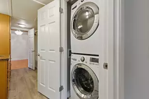 25 Cedar St, Amesbury, MA 01913 - Photo 5