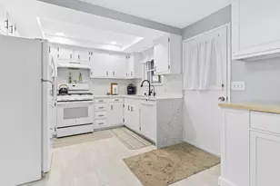 1082 Hancock St, Fall River, MA 02721 - Photo 19