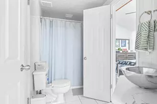 1082 Hancock St, Fall River, MA 02721 - Photo 15