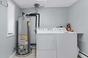 1082 Hancock St, Fall River, MA 02721 - Photo 31