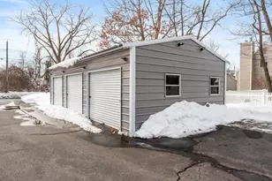 437 Johnny Appleseed Ln, Leominster, MA 01453 - Photo 3