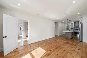 8 Cushing St, Salem, MA 01970 - Photo 11