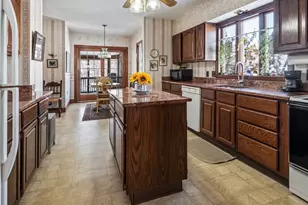 212 Washington St, Leominster, MA 01453 - Photo 5