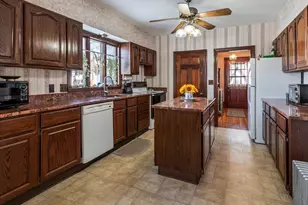 212 Washington St, Leominster, MA 01453 - Photo 7