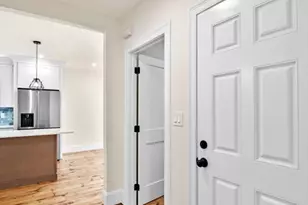 8 Cushing St, Salem, MA 01970 - Photo 23