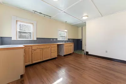 33 Washington St, Chicopee, MA 01020 - Photo 17