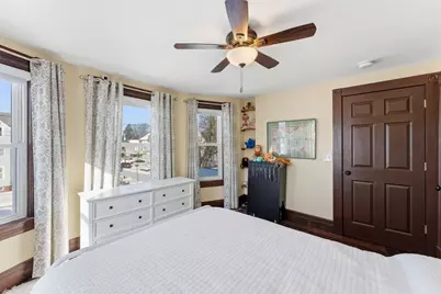 33 Washington St, Chicopee, MA 01020 - Photo 11