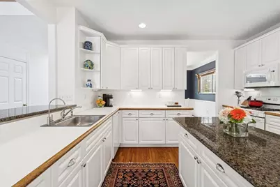 13 Makechnie Rd, Burlington, MA 01803 - Photo 9