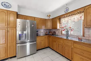 54 Edgemont Rd, Braintree, MA 02184 - Photo 19