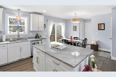 626 Sheridan St, Chicopee, MA 01020 - Photo 9