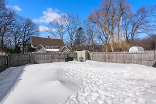 39 Rogers Ave, Ludlow, MA 01056 - Photo 5