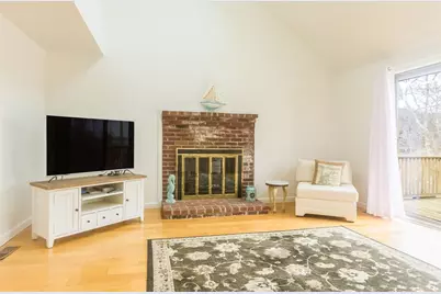 15 Beach St, Falmouth, MA 02536 - Photo 13