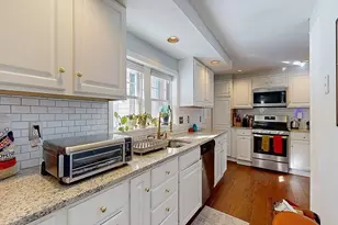 28 Walworth St, Worcester, MA 01602 - Photo 5