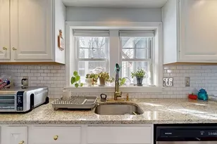 28 Walworth St, Worcester, MA 01602 - Photo 3