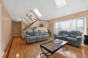 34 Copperwood Dr, Stoughton, MA 02072 - Photo 5