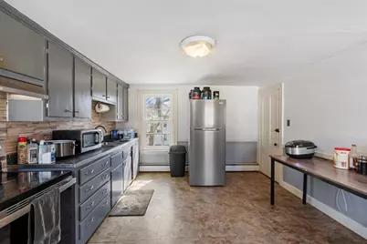 100 Burncoat St, Worcester, MA 01605 - Photo 15