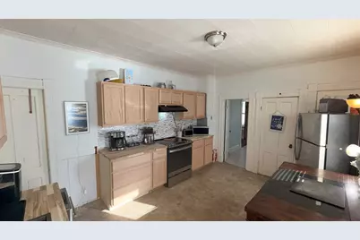 24 Hampden St, West Springfield, MA 01089 - Photo 3