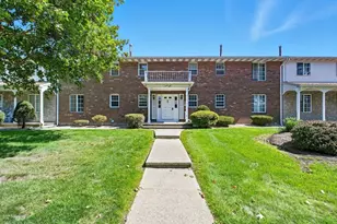 98 Fuller St, Ludlow, MA 01056 - Photo 1