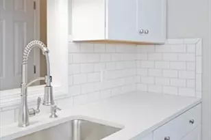 14 Maple Crest Cir, Holyoke, MA 01040 - Photo 3