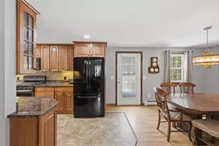 52 Birch St, Plymouth, MA 02360 - Photo 9