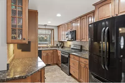 52 Birch St, Plymouth, MA 02360 - Photo 7