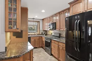 52 Birch St, Plymouth, MA 02360 - Photo 7