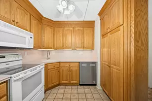 65 Commons Dr, Shrewsbury, MA 01545 - Photo 9