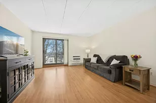 65 Commons Dr, Shrewsbury, MA 01545 - Photo 3