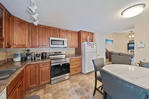 29 Hillcrest Ave, Brockton, MA 02301 - Photo 5