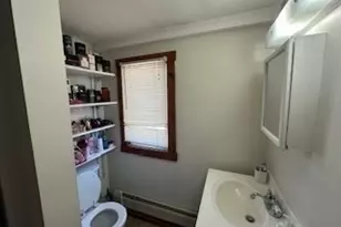 423 N East St, Amherst, MA 01002 - Photo 5
